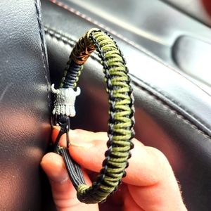 Micro paracord bracelet
